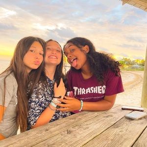 Meet your Posher, Joie